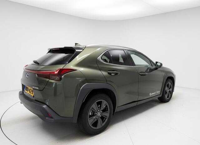 Lexus Ux 300h Urban Line | BTW-Auto | Carplay | Parkeersensoren |
