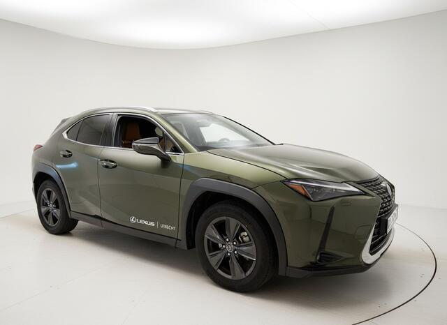 Lexus Ux 300h Urban Line | BTW-Auto | Carplay | Parkeersensoren |