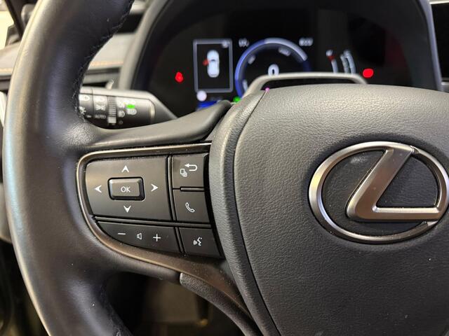 Lexus Ux 300h Urban Line | BTW-Auto | Carplay | Parkeersensoren |