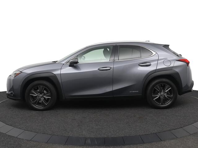 Lexus Ux 250h First Edition | Triple LED | Afneembare Trekhaak | NL auto | Dealer onderhouden