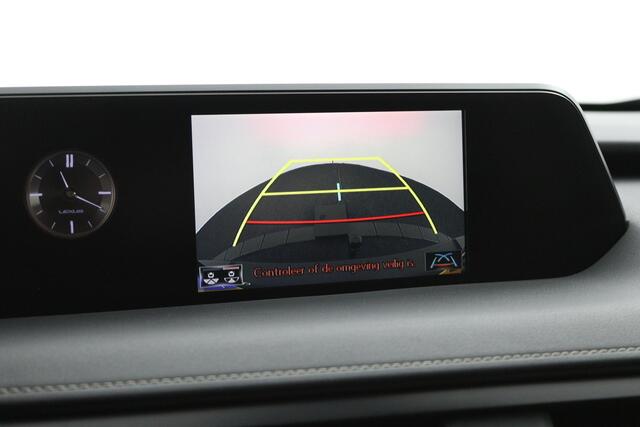 Lexus Ux 250h First Edition | Triple LED | Afneembare Trekhaak | NL auto | Dealer onderhouden