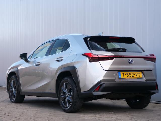Lexus Ux 250h 184pk Luxury Line Automaat Leder / Apple Carplay / Dodehoeksensor / Stoelverwarming