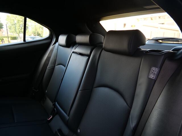 Lexus Ux 250h 184pk Luxury Line Automaat Leder / Apple Carplay / Dodehoeksensor / Stoelverwarming