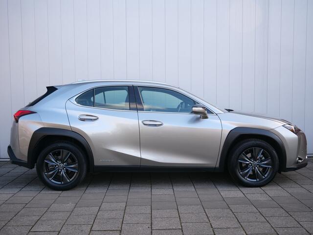 Lexus Ux 250h 184pk Luxury Line Automaat Leder / Apple Carplay / Dodehoeksensor / Stoelverwarming