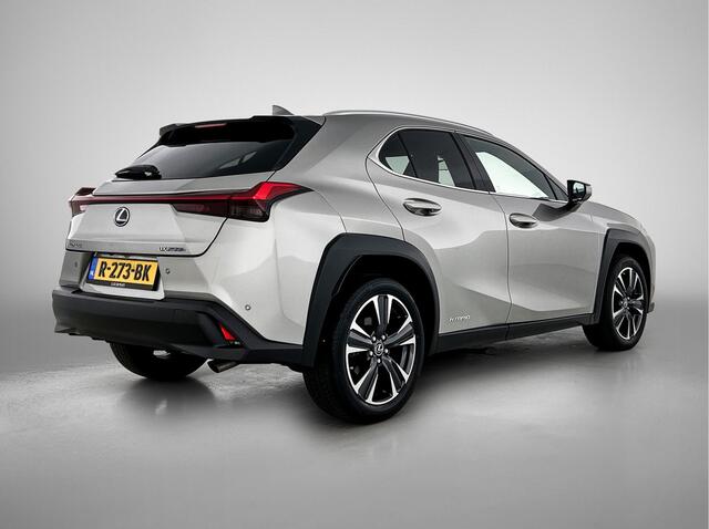 Lexus Ux 250h Preference Line | Parkeersensoren | Apple CarPlay / Android Auto | 18" LM Velgen |