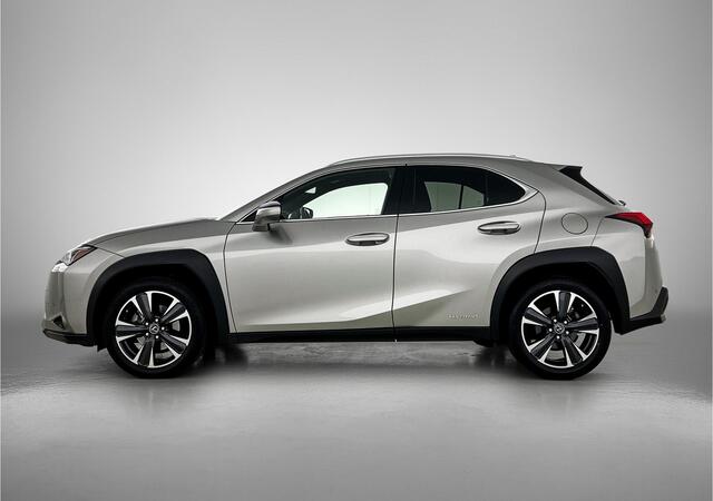 Lexus Ux 250h Preference Line | Parkeersensoren | Apple CarPlay / Android Auto | 18" LM Velgen |