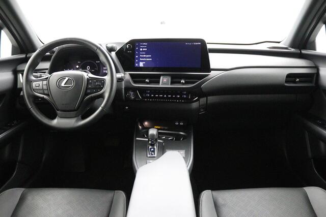 Lexus Ux 300h Executive Line | Limited | Mark Levinson | Triple LED koplampen | Head-Up Display