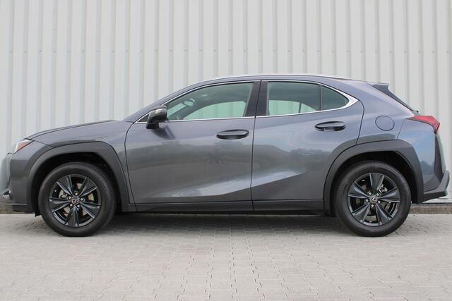 Lexus Ux 250h | Incl. 12 maanden garantie | Achteruitrijcamera | Keyless entry/start | Climate controle | Cruise controle | Lane Assist | DAB | Draadloze telefoonlader | Apple CarPlay/Android Auto |