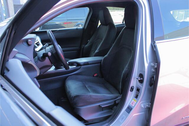Lexus Ux 250h Business Line |parkeersensoren|stoel/stuurverwarming|Apple/Android|ACC|