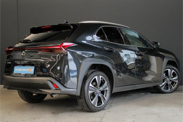 Lexus Ux 250h Preference Line |facelift|stoelverwarming|dodehoek|parkeersensoren|dealer onderhouden|