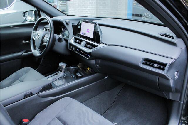 Lexus Ux 250h Preference Line |facelift|stoelverwarming|dodehoek|parkeersensoren|dealer onderhouden|