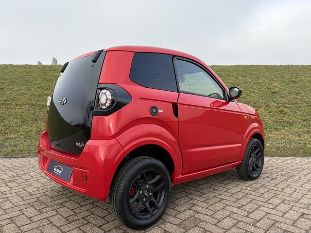 Ligier Brommobiel Myli I.DEAL Pioneer audio | Verwarming | Lederen bekleding