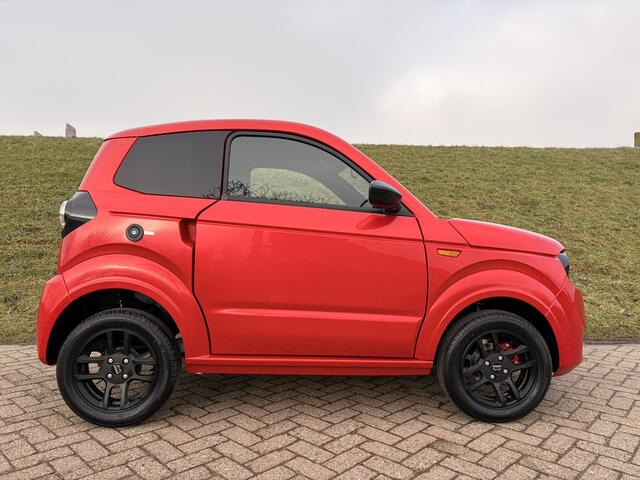 Ligier Brommobiel Myli I.DEAL Pioneer audio | Verwarming | Lederen bekleding