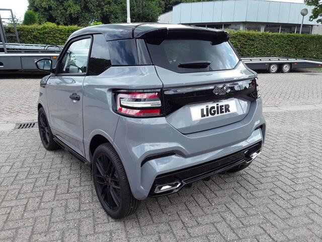 Ligier JS50 SPORT ULTIMATE NEW MODEL/ AIRCO / STUURBEKR.