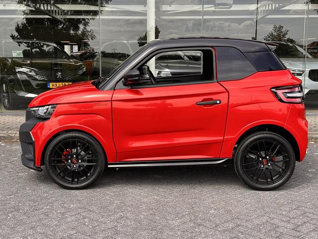 Ligier JS50 Ultimate Black line | Airco | Stuurbekrachtiging | Android Auto brommobiel NIEUW VOORRAAD brommobiel