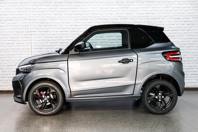 Ligier JS50 Elite TH E5+ / Diesel / Achteruitrijcamera / 15 Inch mat zwarte wielen