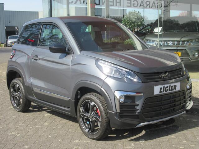 Ligier JS60 Brommobiel Chic Sun, Carplay, Achteruitrijcamera, , Stuurbekrachtiging (brommobiel) NIEUW