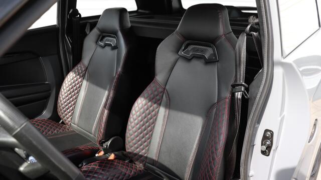 Ligier JS60 Brommobiel Sport Ultimate | Airco | Stuurbekrachtiging | Achteruitrijcamera | BTW | Apple Carplay