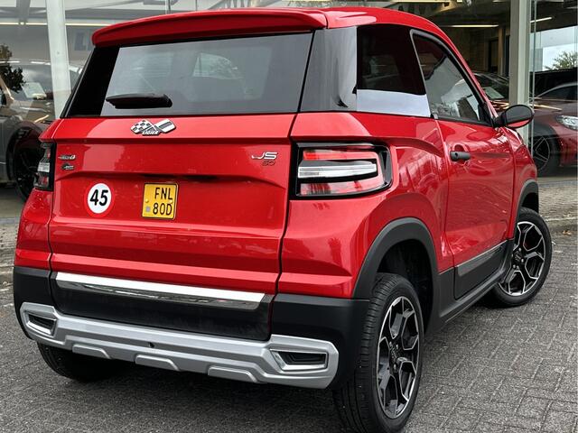 Ligier JS60 Brommobiel Chic Sun | Airco | stuurbekrachtiging | Camera (brommobiel)