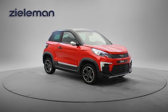 Ligier JS60 dCi Chic Sun - 2022 - 7.388 Km- Leer, Camera, Stuurbekrachtiging