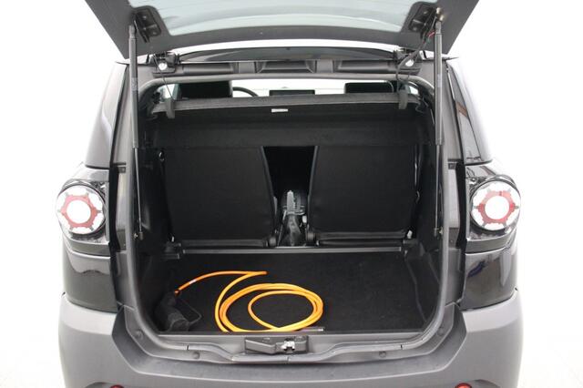 Ligier Myli Electric 12 kWh Rebel - 2024 - 3.890 km - Camera, Carplay, Leer