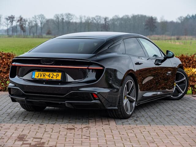 Lotus Emeya S 102 kWh Sport AWD | Carbon | KEF Sound | Elek Afn Trekhaak | LAD Highway Assist | Dynamic Handling | Active Aero | Pano dak | Lidar Autonoom | Volleder Comfort seats pack | HUD | Luchtvering | Etc.. Nw.prijs 161.245,=