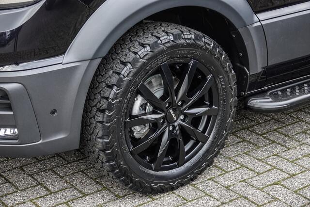 MAN TGE 35 | 4x4 | 177Pk Aut. | 3.180 | L3H3 | Pushbar | Treeplanken | Trekhaak | Achteruitrijcamera | 18'' | Deepblack
