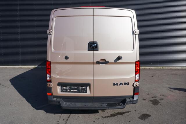 MAN TGE 3.180 | L3H2 | FACELIFT | App-Connect | Cruise | 12,3 Multimedia | Navi | Stoelverwarming