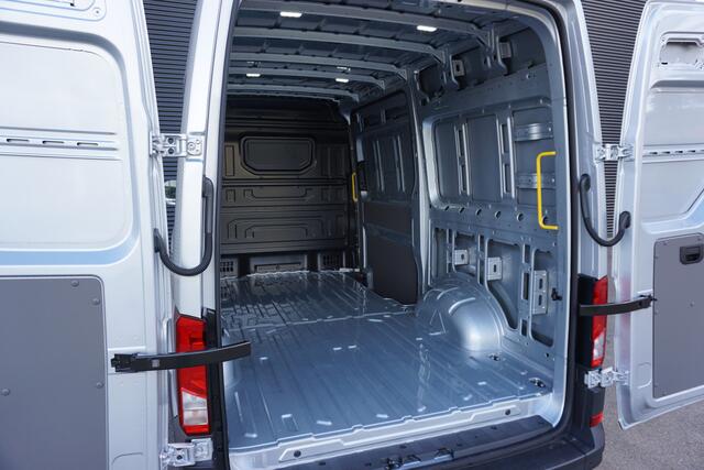 MAN TGE 3.160 | L3H3 | RWD | 3,5t Trekhaak | Automaat | ACC | Stoelverwarming | Voorruitverwarming