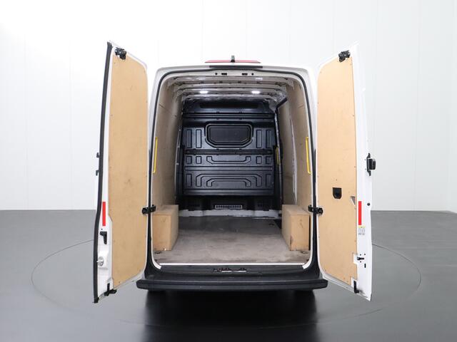 MAN TGE 2.0TDI 140PK DSG Automaat L3H3 | Multimedia | Camera | 3-Persoons | Airco | Cruise | Betimmering