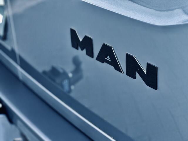 MAN TGE 3.180 | L3H3 | Automaat | BPM vrij | Black Edition | 2x Schuifdeur | 2 jaar garantie | Navi | LED | Cruise Contr. | Sidebars | 3000 kg. Trekgew | Ex BTW