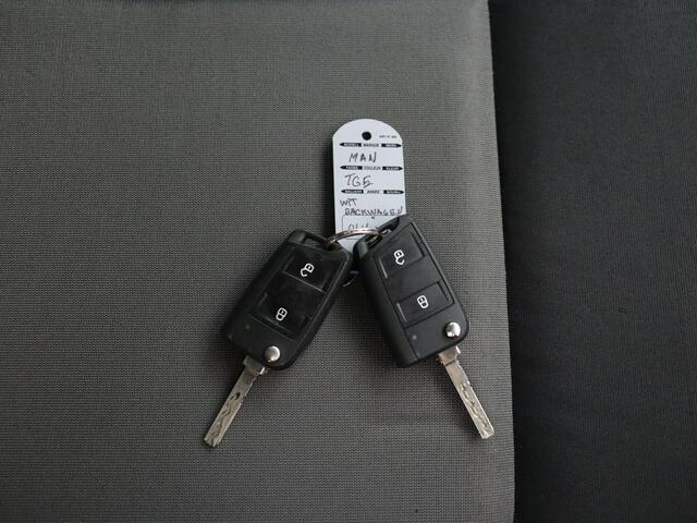 MAN TGE 2.0TDI 140PK Bakwagen+Laadklep | Camera | Touchscreen Multimedia | Airco | Cruise | 3-Persoons