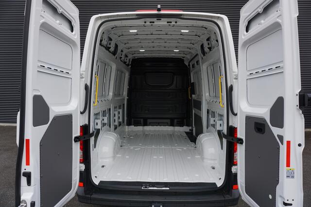 MAN TGE 3.140 140pk Automaat Facelift L3H3/L2H2 Apple carplay Trekhaak Camera ACC Stuur + Stoel verwarming