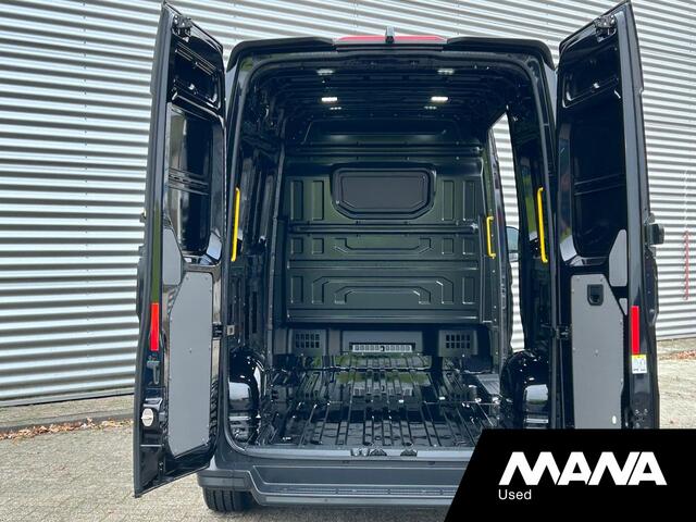 MAN TGE 3.140 L3H3 Automaat 140PK Zwart Black Lion Cruise control Carplay Camera