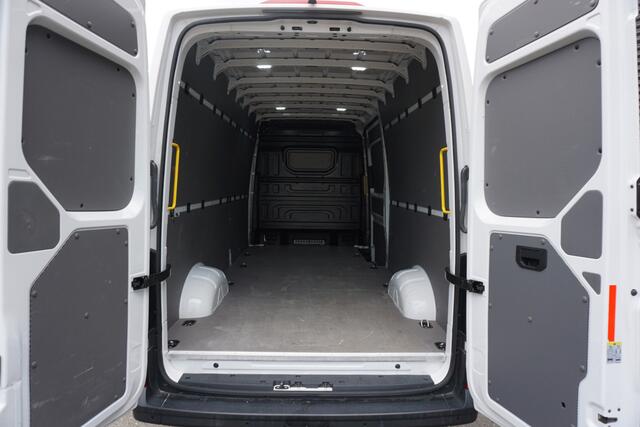 MAN TGE 160pk RWD Automaat L4H3/L3H2 Trekhaak Apple Carplay Navigatie Camera ACC Cruise control Stoelverwarming LED