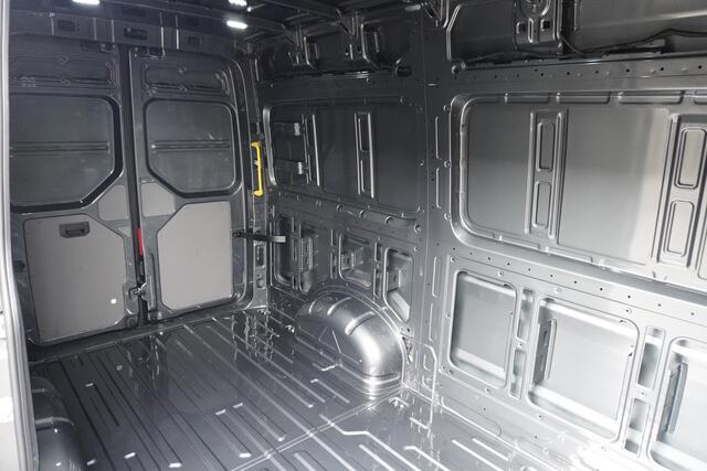 MAN TGE MAN TGE 3.140 L3H3 Aut FACELIFT Commander BOMVOL! | LED | NAVI | CLIMATRONIC | TREKHAAK | ACC | STOELVERWARMING | STUURVERWARMING | VOORRUITVERWARMING