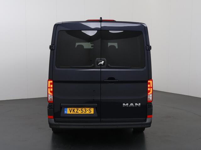 MAN TGE 35 | 2.0 TDI 177 PK AUT. | 4X4 | DUBBEL CABINE | LUCHTVERING | STOEL/STUURWIEL VERWARMING | CAMERA | ALARM | CLIMATE CONTROL | LED LAMPEN | METALLIC | CARPLAY | ANDROID AUTO | 5-ZITS | NL AUTO | VOL IN OPTIES