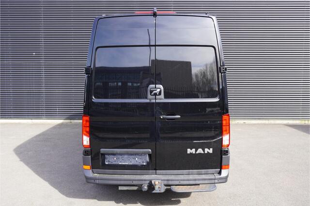 MAN TGE 180pk L4H3/L3H2 Apple Carplay Navigatie Camera Trekhaak Parkeersensoren Cruise control