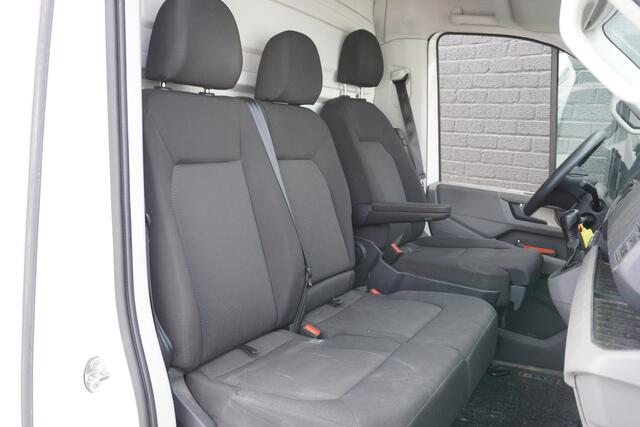 MAN TGE 2.0 L4 177PK Automaat Bakwagen EURO 6 - Airco - Cruise - Laadklep - ¤ 23.900,- Excl.