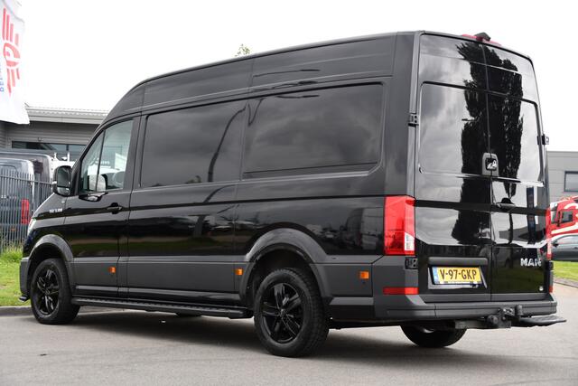 MAN TGE 3.180 35 2.0 L3H3 Black Edition Full Options! Adaptieve Cruise, Camera, Carplay, LED, Dodehoek, 177pk, Trekhaak, Clima, Stoelverwarming, Automaat, Uniek!