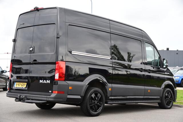 MAN TGE 3.180 35 2.0 L3H3 Black Edition Full Options! Adaptieve Cruise, Camera, Carplay, LED, Dodehoek, 177pk, Trekhaak, Clima, Stoelverwarming, Automaat, Uniek!