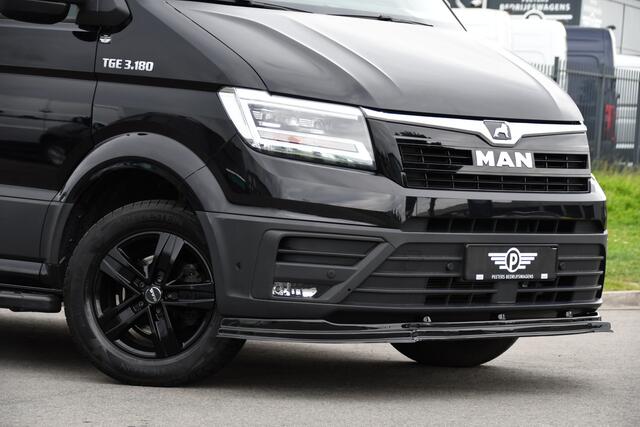 MAN TGE 3.180 35 2.0 L3H3 Black Edition Full Options! Adaptieve Cruise, Camera, Carplay, LED, Dodehoek, 177pk, Trekhaak, Clima, Stoelverwarming, Automaat, Uniek!