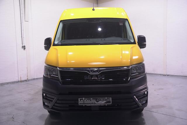MAN TGE 3.140 pk DSG Automaat L3H3 Airco, DHL Geel App Connect, Cruise Control, 270 Graden Deuren, PDC V+A, 3-Zits