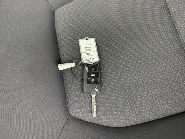 MAN TGE 2.0TDi 140PK DSG Automaat L3H3 | Multimedia | Camera | 3-Zits | Betimmering