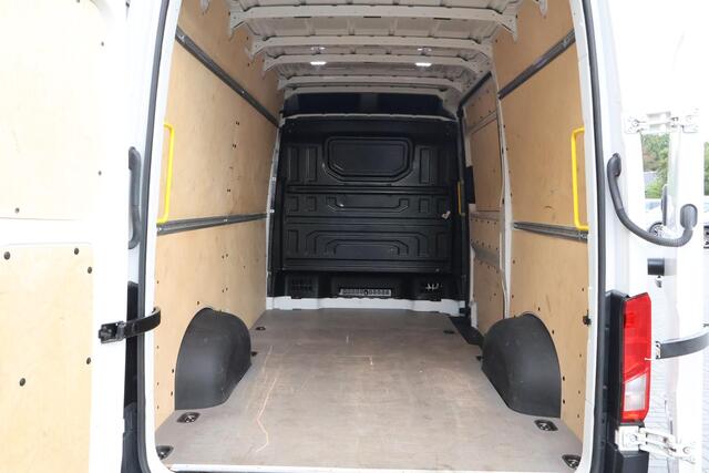 MAN TGE 30 2.0 140pk Automaat Camera LED Navigatie