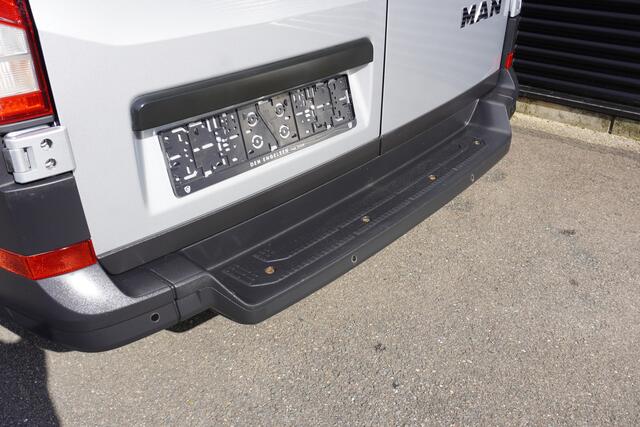 MAN TGE 180pk L3H3/L2H2 Airco Cruise control Parkeersensoren 3-zits Airco Standkachel