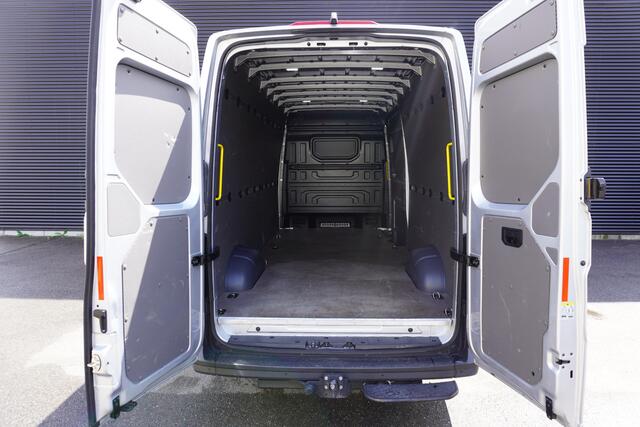 MAN TGE 3.160 160pk Automaat RWD 3500kg Trekgewicht L4H3/L3H2 Apple carplay Camera Trekhaak Navigatie Parkeersensoren LED 3-zits – foto 4