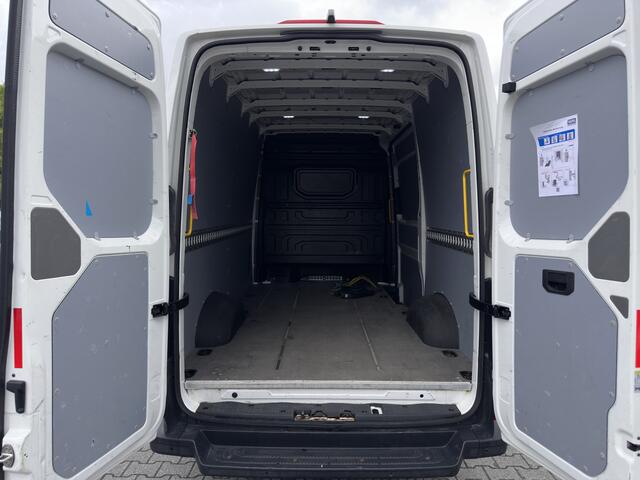 MAN eTGE Basis 36 kWh L3 H3 (2-FASE) {Soh-88%} Aut. *HEATPUMP | NAVI-FULLMAP | AIRCO | CRUISE | 3-PERS | CAMERA | HEATED-ERGO-SEATS | PDC | DAB | WIFI | FULL-LED | CCS-FASTLOADER* – foto 9