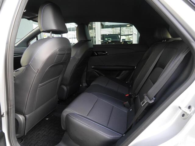 MG 4 MG4 Electric Luxury 64 kWh | Camera rondom | Half Lederen bekleding | Warmtepomp | Climate control | Lichtmetalen velgen | Keyless entry en start | Navigatie | Dodehoekdetectie