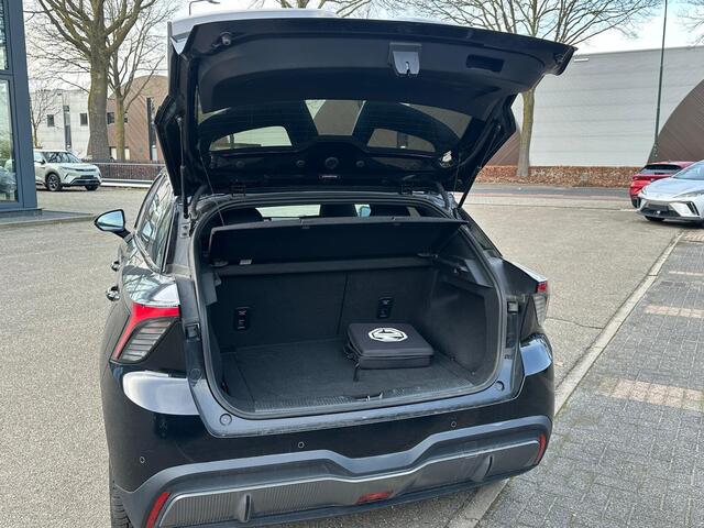 MG 4 MG4 Electric Luxury 64 kWh | 20.000KM! | 7 JAAR GARANTIE BIJ MG| SUPER COMPLETE AUTO| RONDOMZICHT CAMERA| STOEL+ STUUR VERWARMING| DODE HOEK